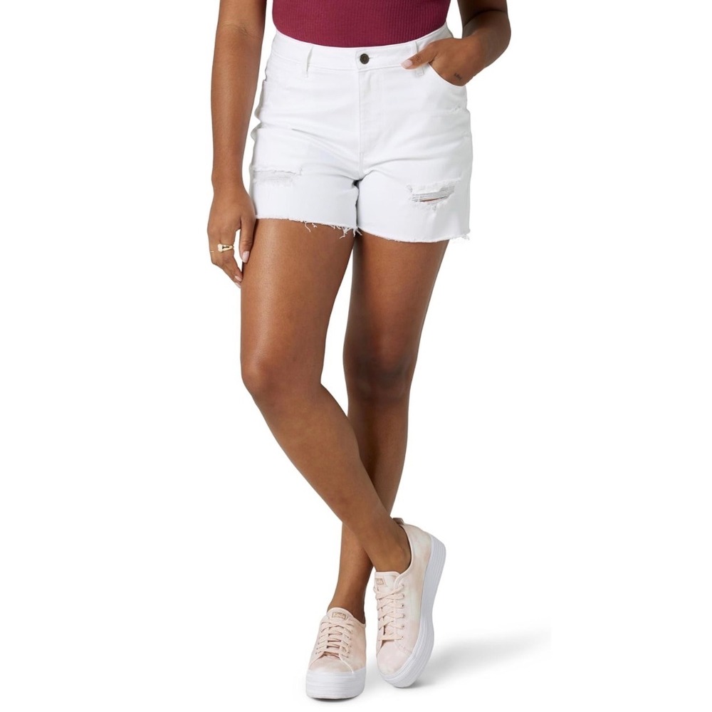 NWT Wrangler Women's White Fray Hem Jean Shorts Mid‎ Rise 4" Inseam Size 4/27